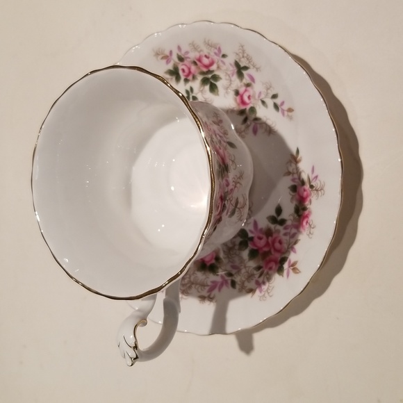 Vintage tea cup and SAUCE - Picture 3 of 12
